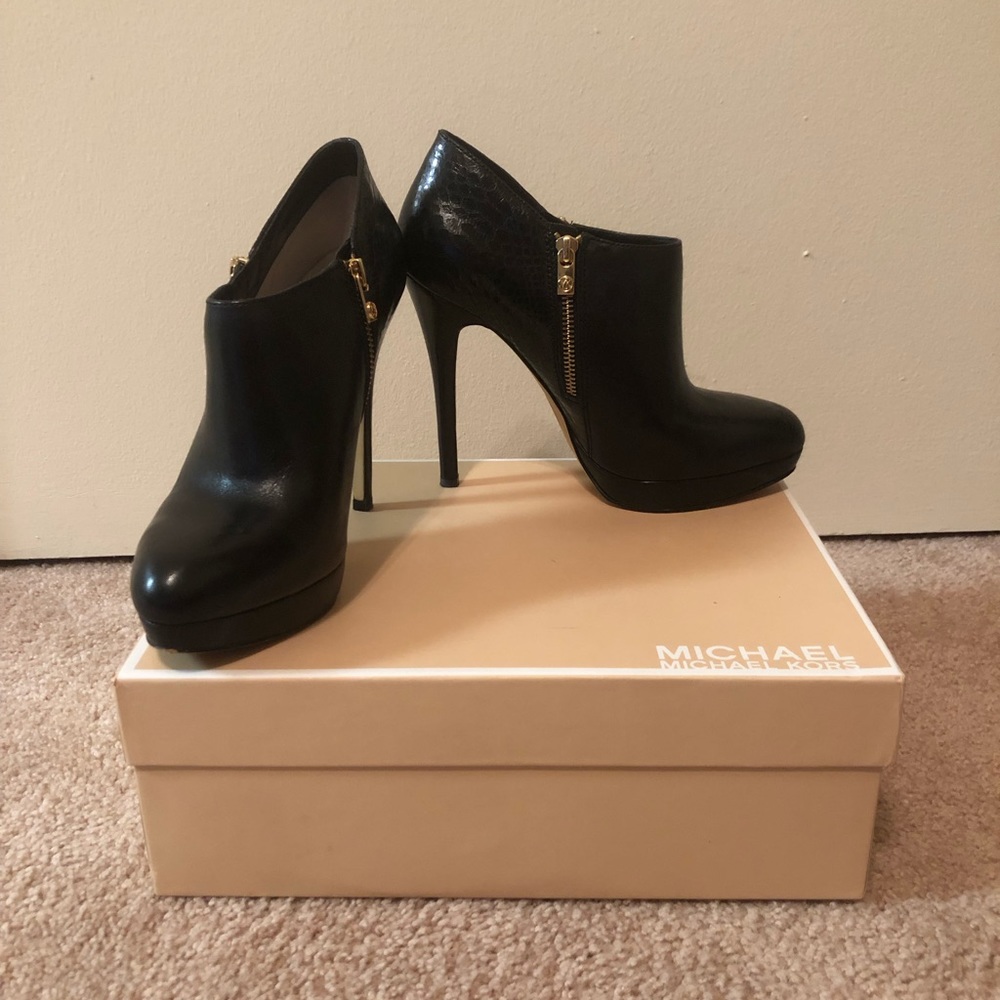 Michael Kors black heeled booties - Picture 1 of 5